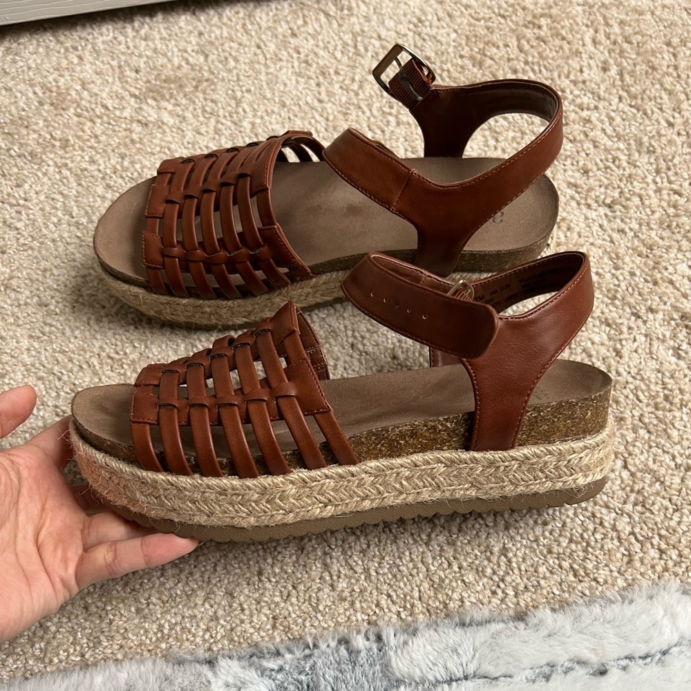a.n.a Womens Cori Huarache Sandals in cognac